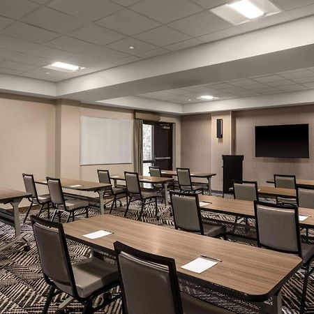 Hyatt Place Detroit/Ютика Екстериор снимка