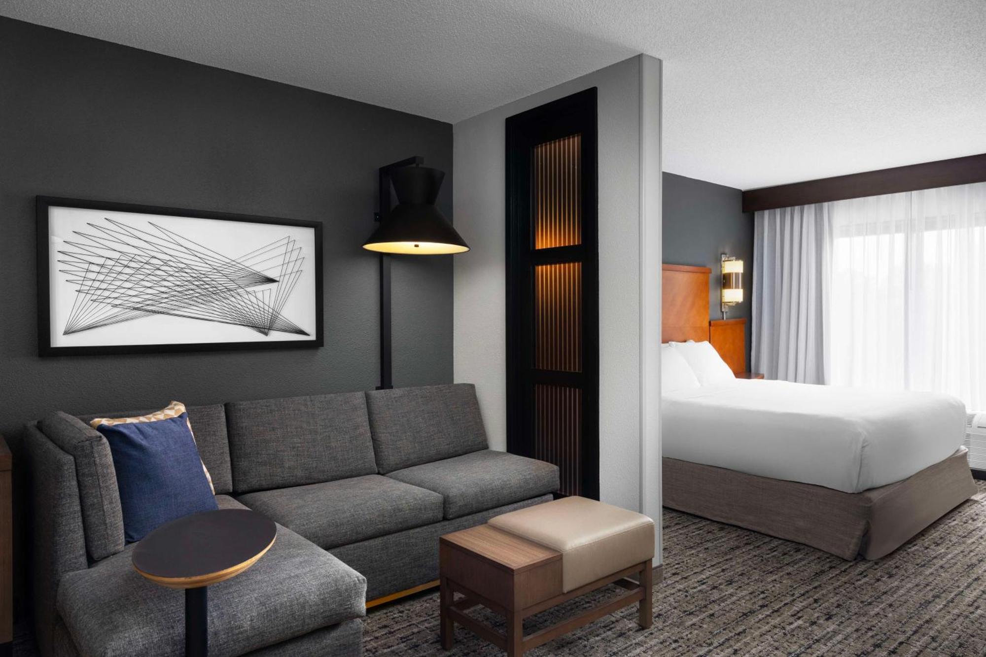 Hyatt Place Detroit/Ютика Екстериор снимка