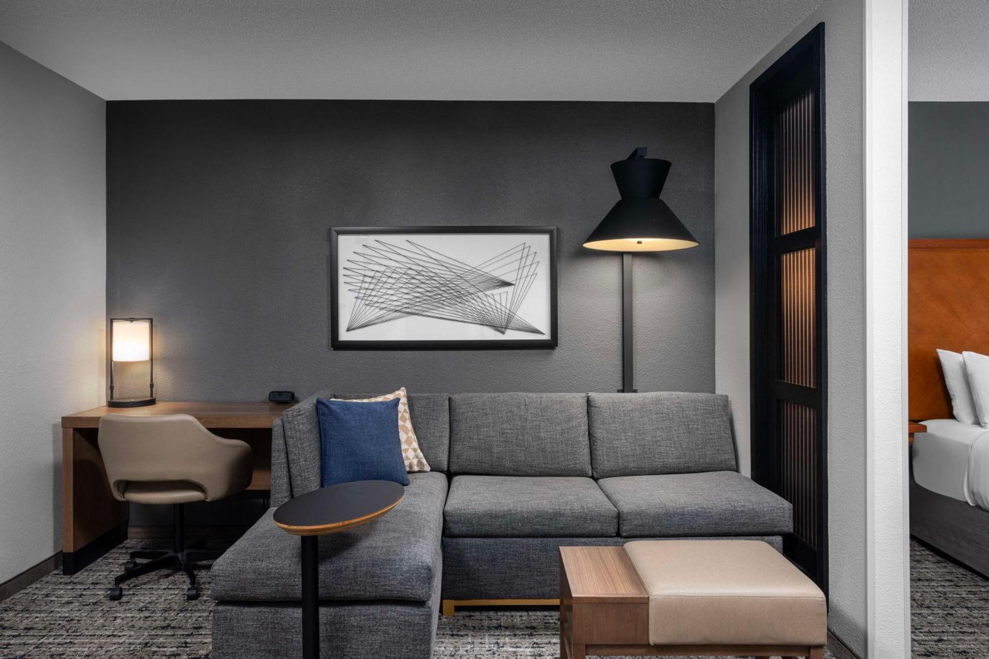 Hyatt Place Detroit/Ютика Екстериор снимка