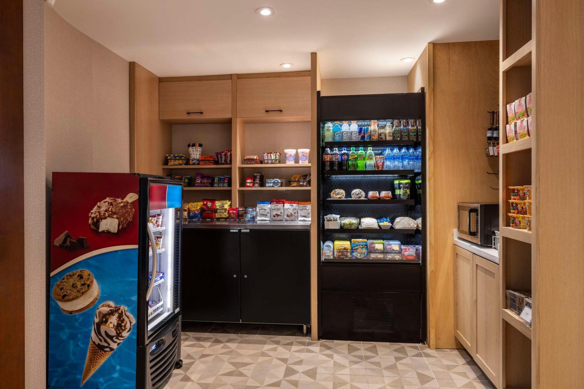 Hyatt Place Detroit/Ютика Екстериор снимка