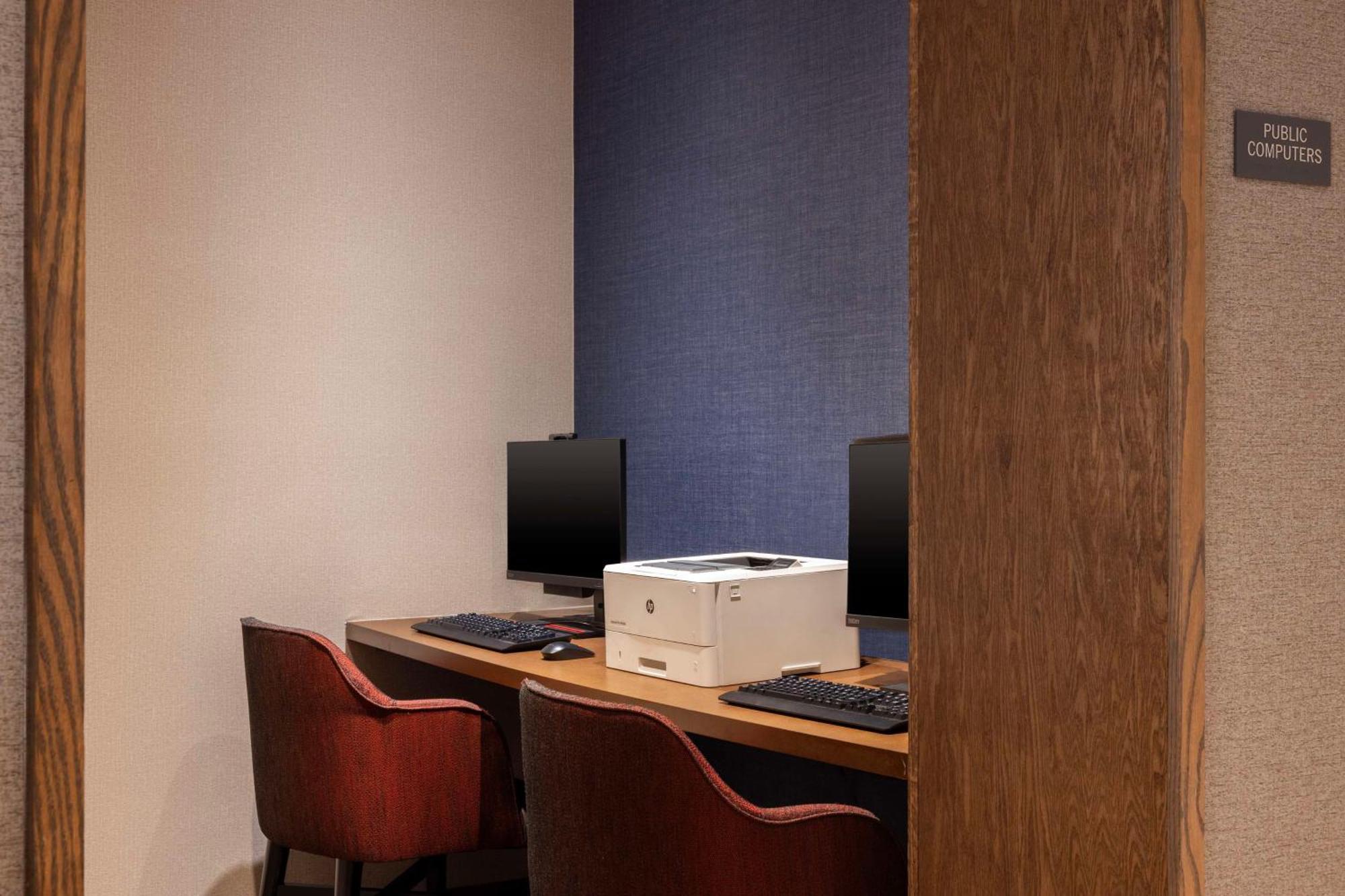 Hyatt Place Detroit/Ютика Екстериор снимка
