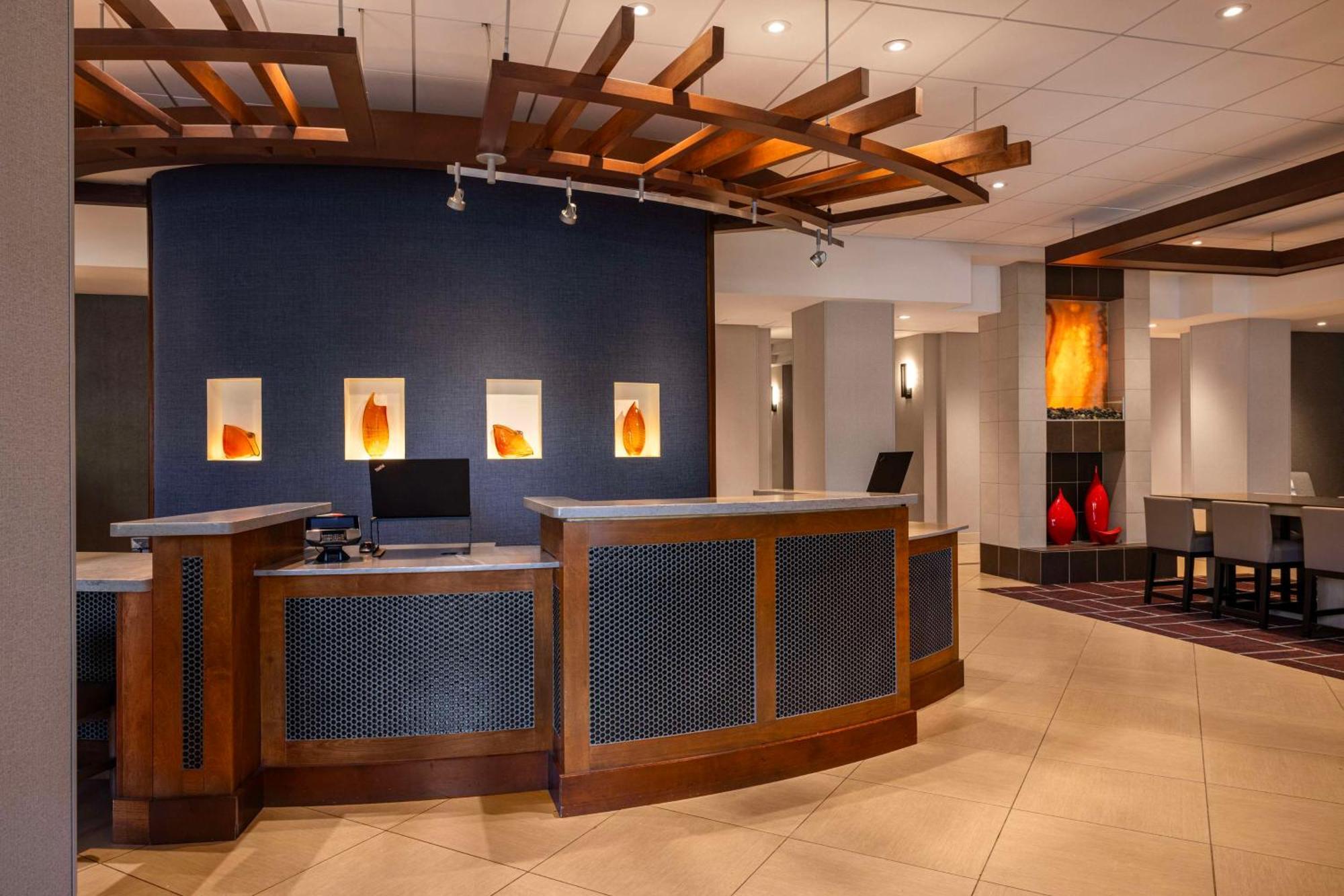 Hyatt Place Detroit/Ютика Екстериор снимка