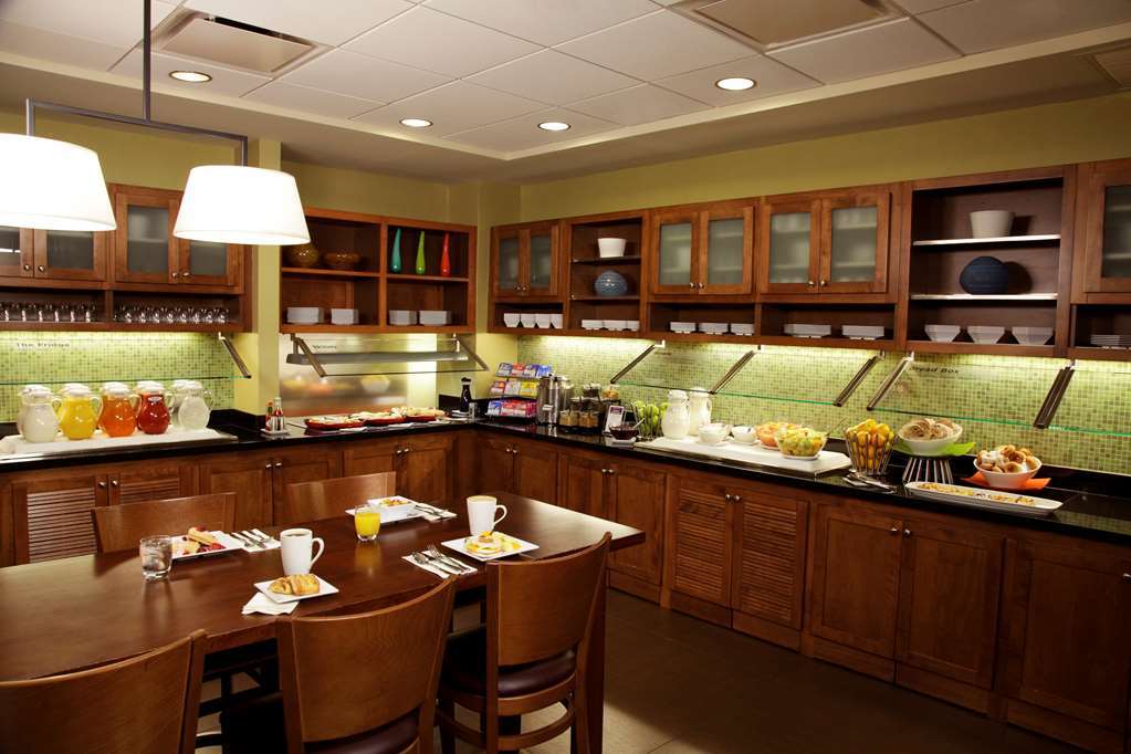 Hyatt Place Detroit/Ютика Ресторант снимка